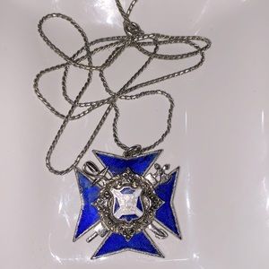 💎RARE💎Exceptional Collectors Piece, Vintage Coro Maltese Cross Necklace, 24”